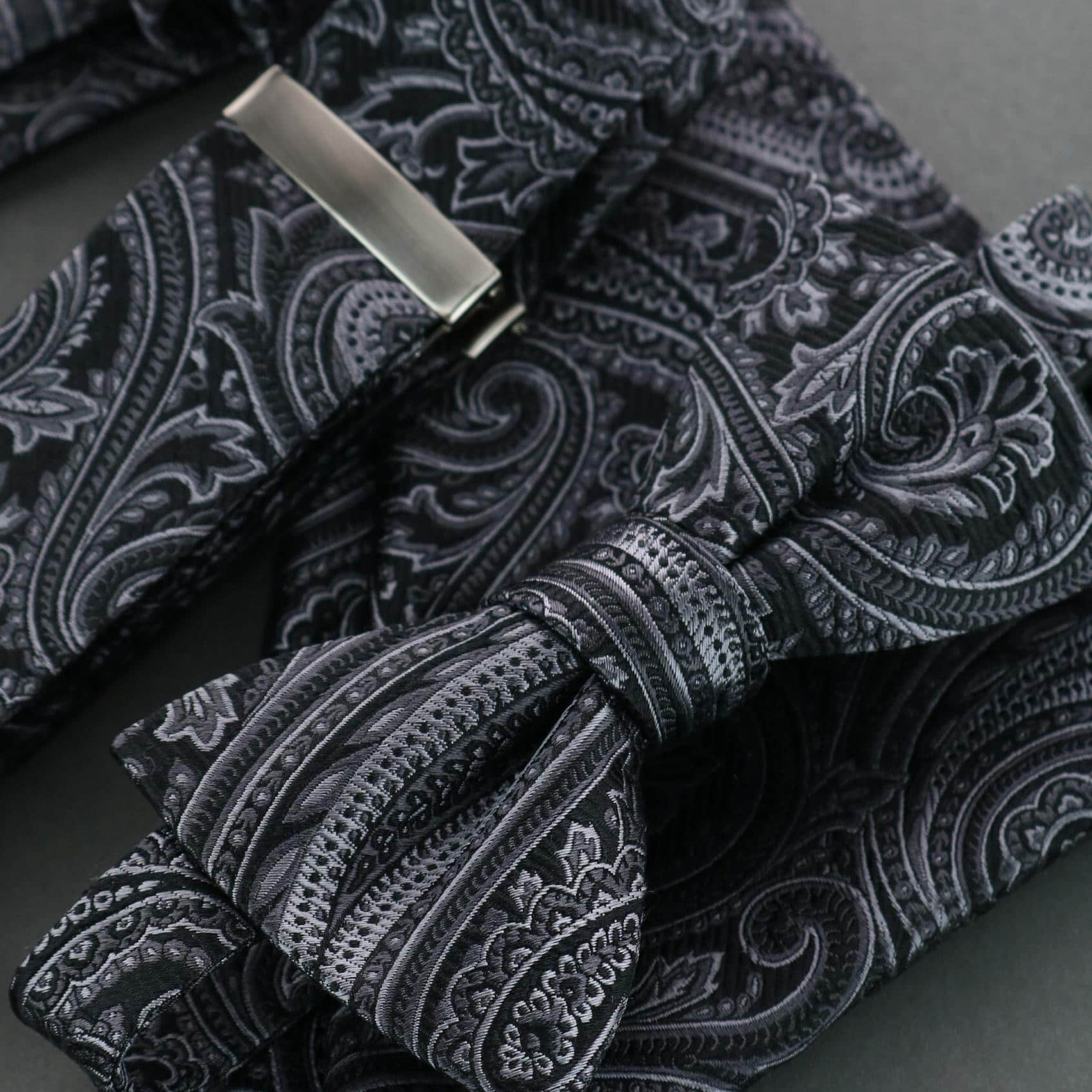 Sobee Paisley Brace Bow Tie & Pocket Square Set - Black