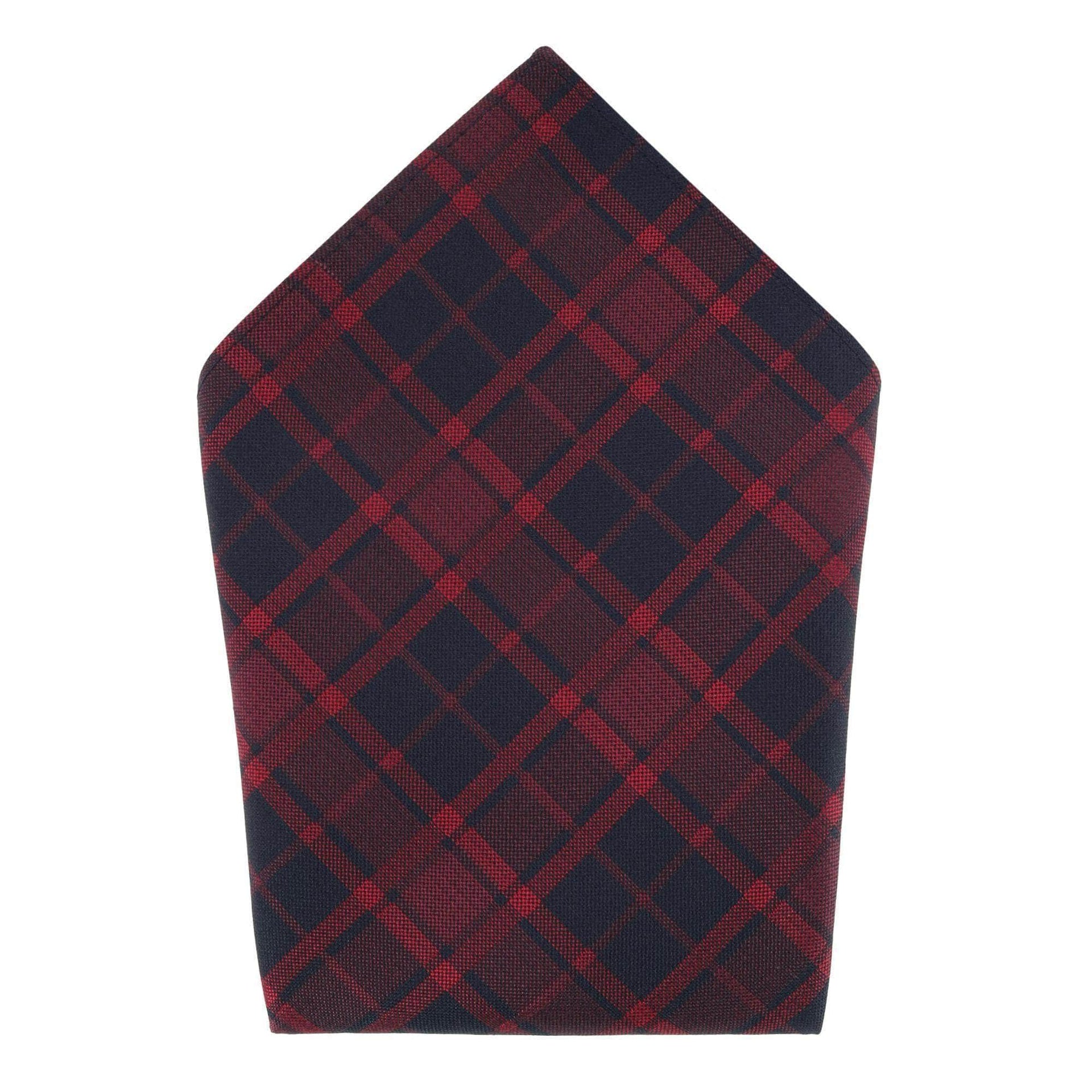 Online Exclusive Tartan Pocketed Frayed Edge Wrap Black/Red / Default