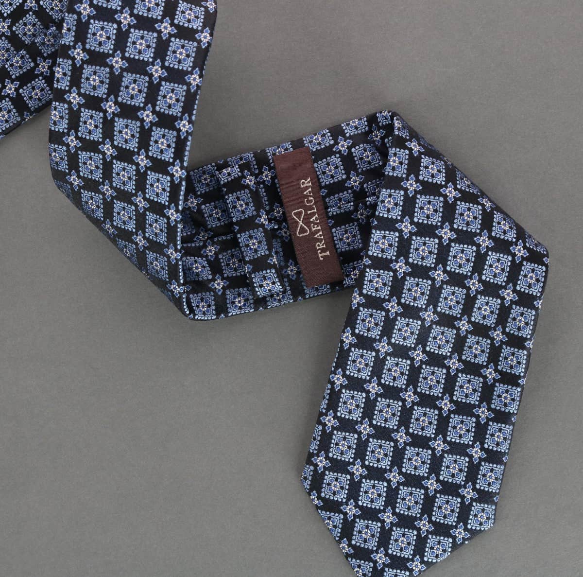 Azzimato Diamond Stately Silk Necktie - Navy Blue