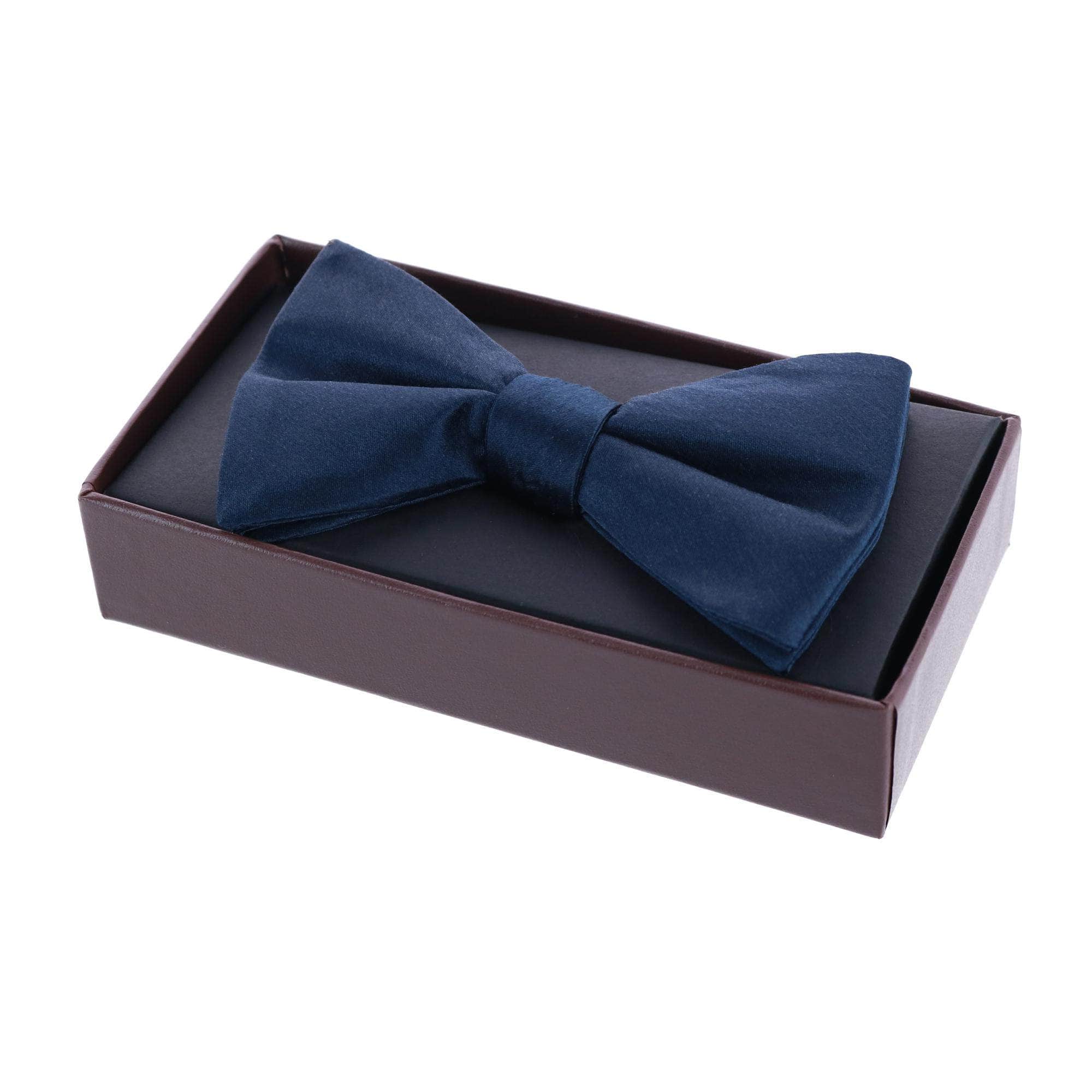Sutton Solid Color Silk Bow Tie - Navy